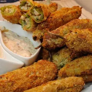Crispy peri bites made in an air fryer, served with garlic mayo sauce